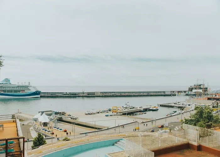 Marina By Madeira Daire *