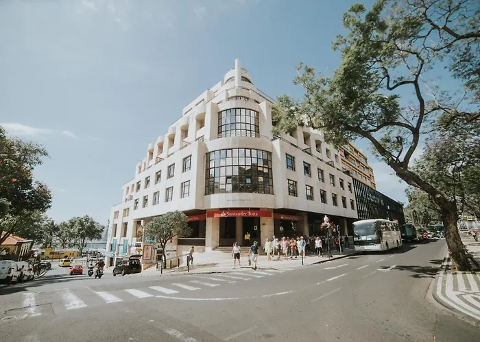 Marina By Madeira Daire